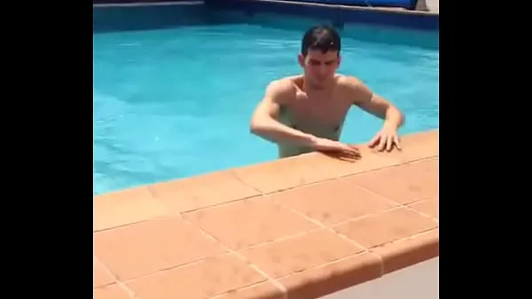 Gorące Safadinho sai da piscina excitado - Gayrotos fajne filmy