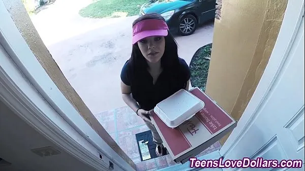 Real pizza delivery teen fucked and jizz faced for tip in hd Video keren yang keren