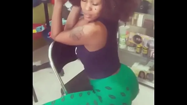 Hotte kidoti akitisa matako, booty twerking seje videoer