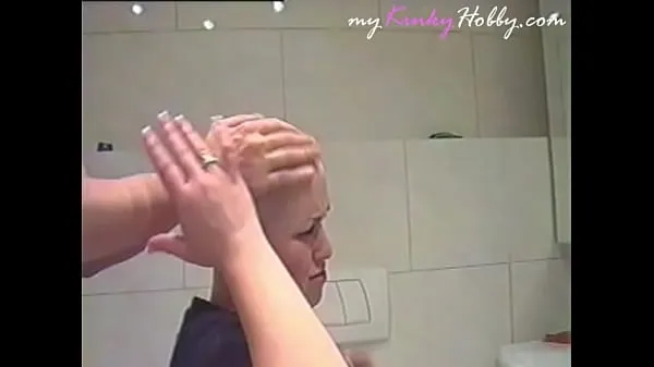 Menő video: Headshave and cumshot of the Kinkest Hairdresser Student menő videók