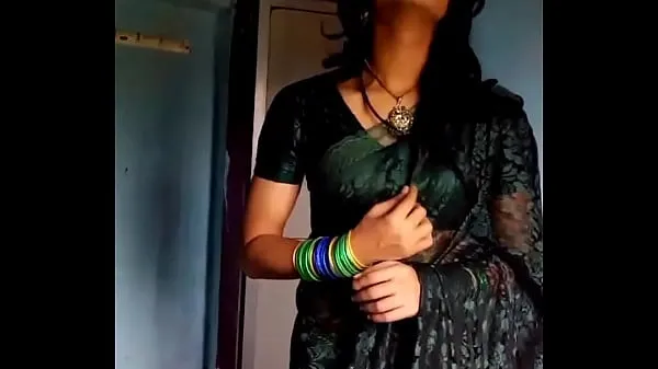 हॉट Crossdresser in green saree बेहतरीन वीडियो