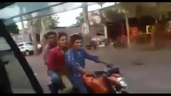 हॉट d. naked Indian girls in car बेहतरीन वीडियो