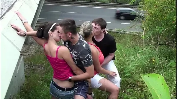 Horúce Cum on big tits in public gang bang foursome skvelé videá