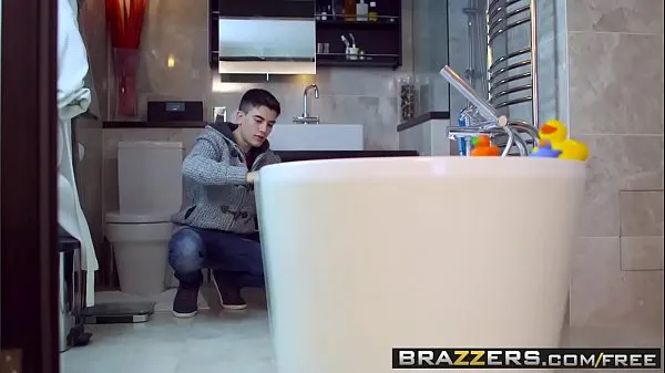 Brazzers - Got Boobs - Leigh Darby Jordi El Polla - Bathing Your Friends Dirty Mama Video sejuk panas