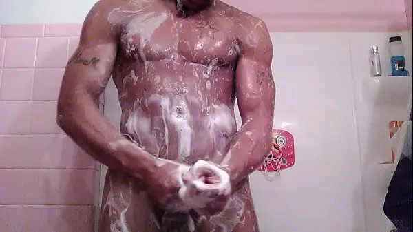 Kuumia Lathery shower and rinse by Brandon Moore Wilson siistejä videoita