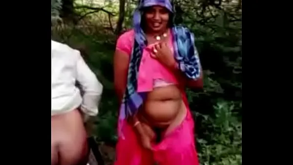 Hot Indian desi couple having outdoor sex. Pados wali aunty ki chudai. Must watch cool Videos