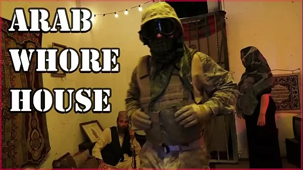 Hotte TOUR OF BOOTY - American Soldiers Slinging Dick In An Arab Whorehouse seje videoer