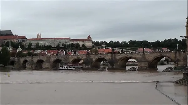 Charles Bridge in PragueVideo interessanti