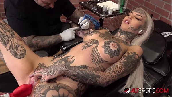 Hot Amber Luke masturbates while getting tattooed cool Videos