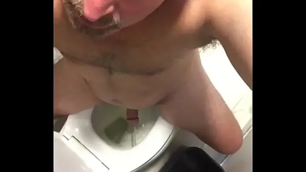 Sexy American Ken, take a pee and let us watch, beautiful body, cock, ass and eye contact! Exposed Faggot Video thú vị hấp dẫn