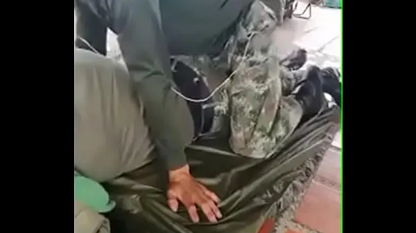 military/soldiers groping Video thú vị hấp dẫn