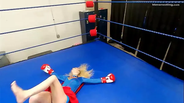 Blonde supergirl perforé maledom vidéos sympas