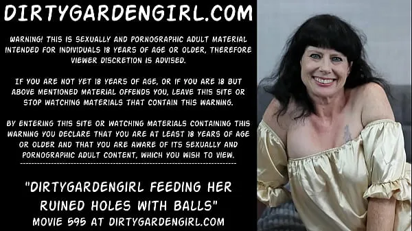 Hot Dirtygardengirl feeding her ruined holes with balls and prolapse cool Videos