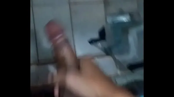 Vroči Playing a hot handjob in quarantine kul videoposnetki