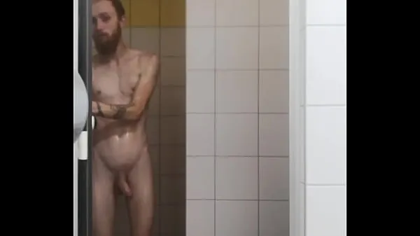 Naked in public shower مقاطع فيديو رائعة