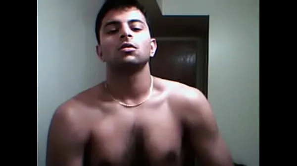 Žhavá Indian gay seduction and jerk off cam show skvělá videa