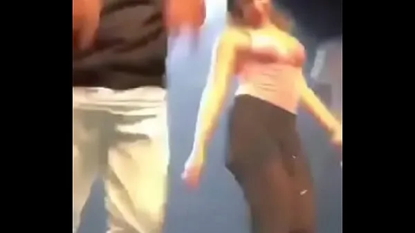 热Anitta dancing a lot酷视频