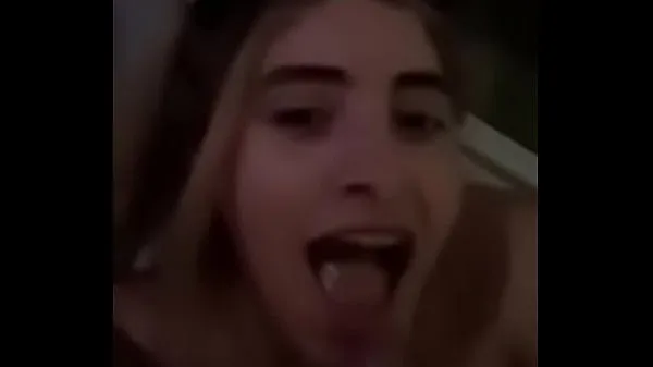 Meli se fait remplir le visage de sperme et dit qu'elle adore ça vidéos sympas