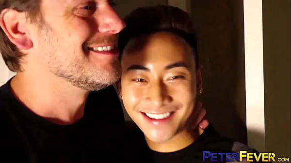 PETERFEVER Gaysian Jeremy Vuitton Raw élevé par Hans Berlin vidéos sympas