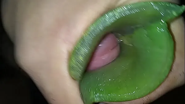 Rich masturbation with aloe leavesVideo interessanti