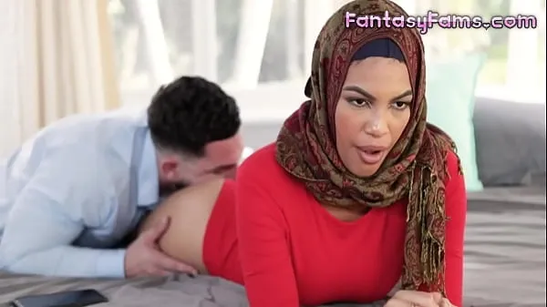 Fucking Muslim Converted Stepsister With Her Hijab On - Maya Farrell, Peter Green - Family Strokes مقاطع فيديو رائعة