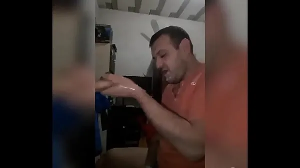 muchacho viene seguido a casa a descargar su leche مقاطع فيديو رائعة