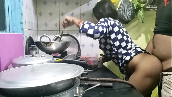 The maid who came from the village did not have any leaves, so the owner took advantage of that and fucked the maid (Hindi Clear Audio Video keren yang keren
