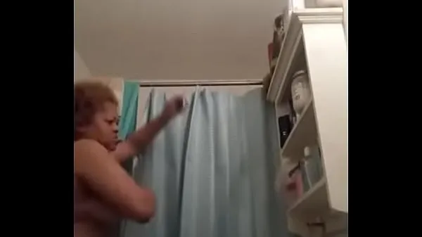 Gorące Real grandson records his real grandmother in shower fajne filmy