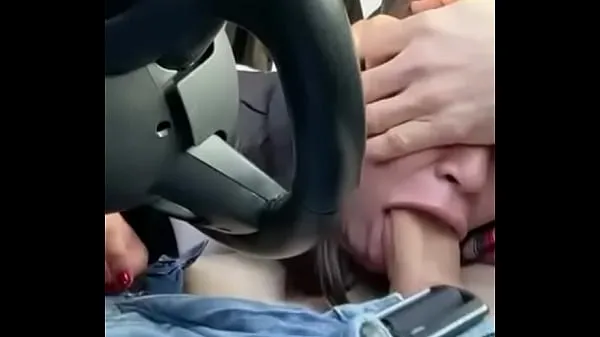 mamada en el coche antes de que nos atrape la policiavídeos interesantes