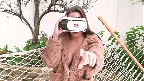 Горячие VR Conk Lacey London, пока сексуальная женщина-кошка стонет от молока крутые видео