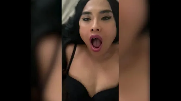 ยอดนิยม Asian Trans Ally Hart sucks huge cock and barebacked วิดีโอเจ๋งๆ