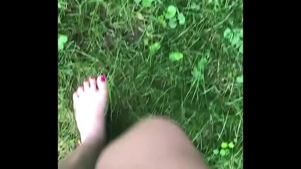 Hot Just walking on the grass kule videoer