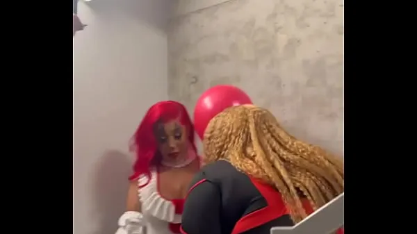 Sıcak TSROXIEXXX finally links up with a IG baddie “Iloveaoki”for her first female collab and nutted within 10 mins harika Videolar