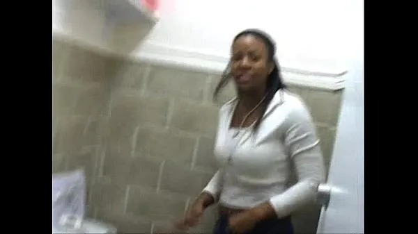 Sıcak A Few Ghetto Black Girls Peeing On Toilet harika Videolar