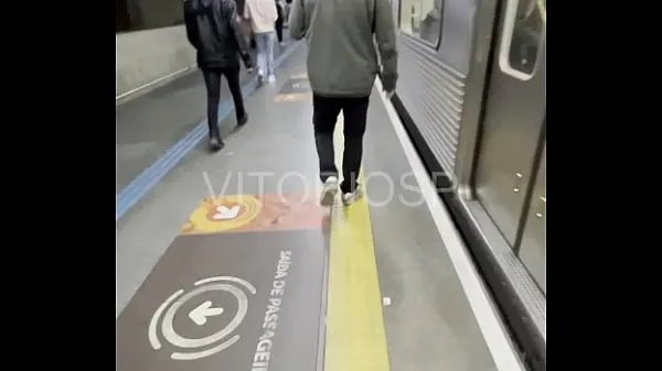 Bain à la gare routière et râler au sauna toute la journée vidéos sympas