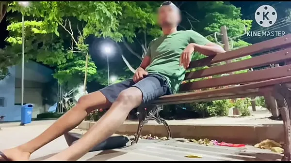 Heiße Junges Paar wurde beim Sex auf dem Marktplatz erwischtcoole Videos