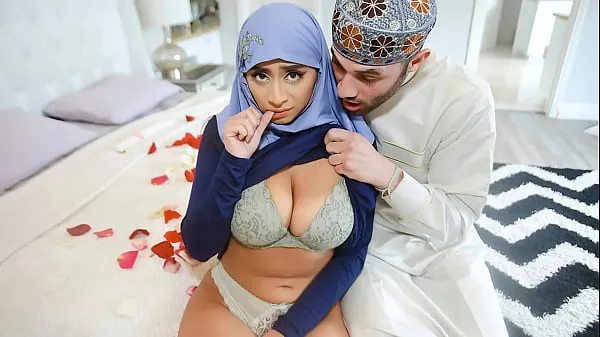 हॉट Arab Husband Trying to Impregnate His Hijab Wife - HijabLust बेहतरीन वीडियो