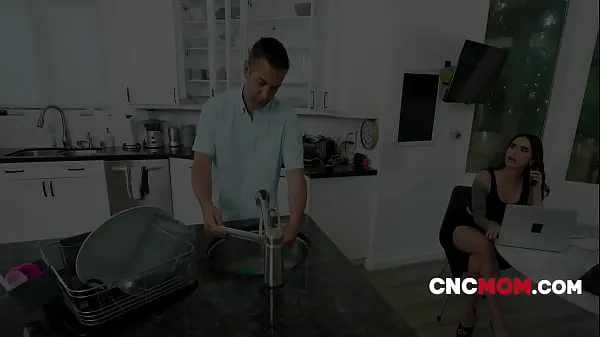 Kuumia Husband Gets Points For Chores & Redeems Them To Fuck Me While I Work siistejä videoita