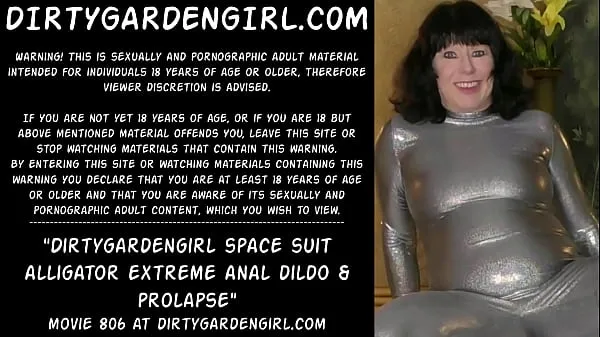 인기 있는 Dirtygardengirl space suit alligator extreme anal dildo & prolapse 멋진 동영상