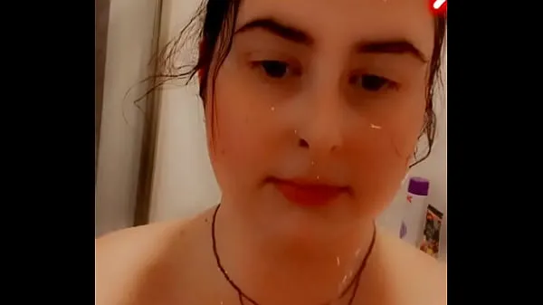 Just a little shower funVideo interessanti