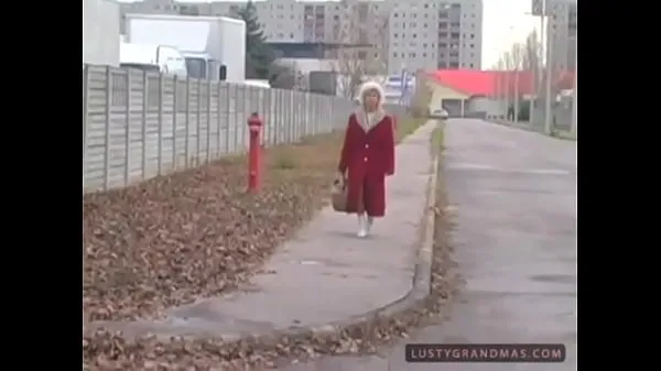 Kuumia Granny Effie fucked roughly in van siistejä videoita