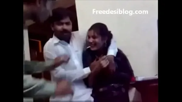 Horúce Pakistani Desi girl and boy enjoy in hostel room skvelé videá