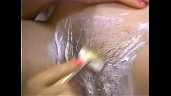 Horúce Retro porn - hot blonde shaving brunette skvelé videá